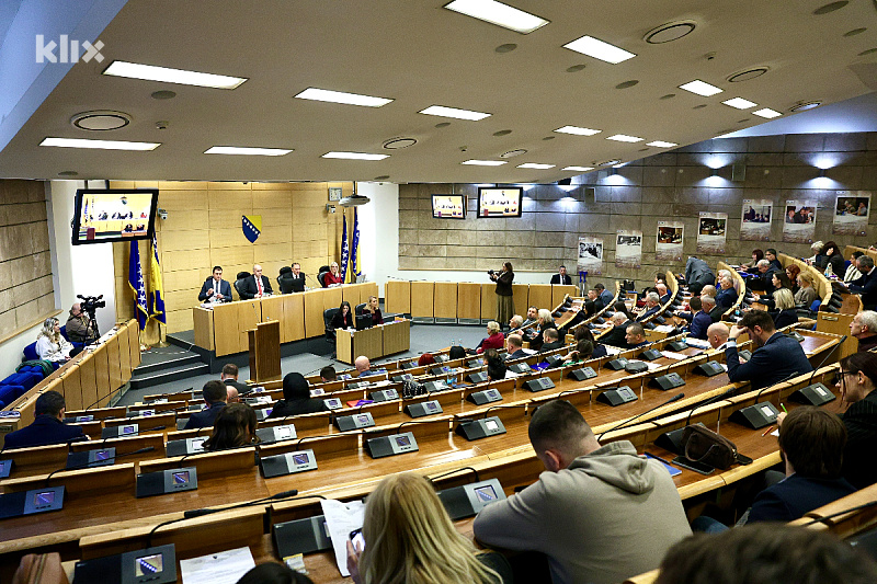 Usvojene odluke o zaduženju za Koridor 5C i rekonstrukciju dvije psihijatrijske bolnice u Sarajevu i Mostaru Usvojene odluke o zaduženju za Koridor 5C i rekonstrukciju dvije psihijatrijske bolnice u Sarajevu i Mostaru