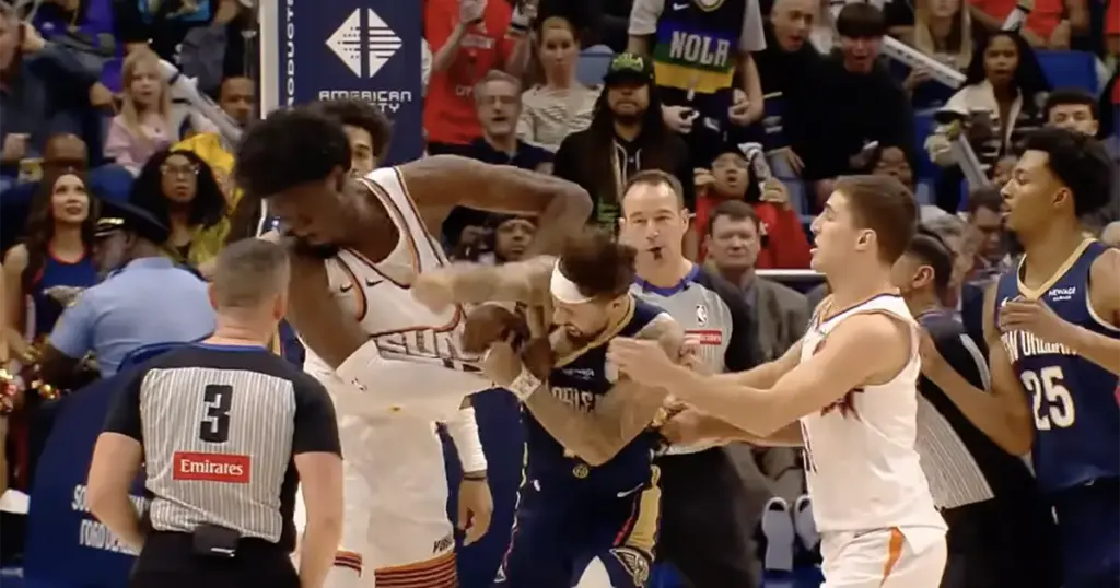 U NBA ligi odavno nije izbila “ozbiljnija” tuča, ni 33 centimetra razlike nisu ih spriječila U NBA ligi odavno nije izbila “ozbiljnija” tuča, ni 33 centimetra razlike nisu ih spriječila