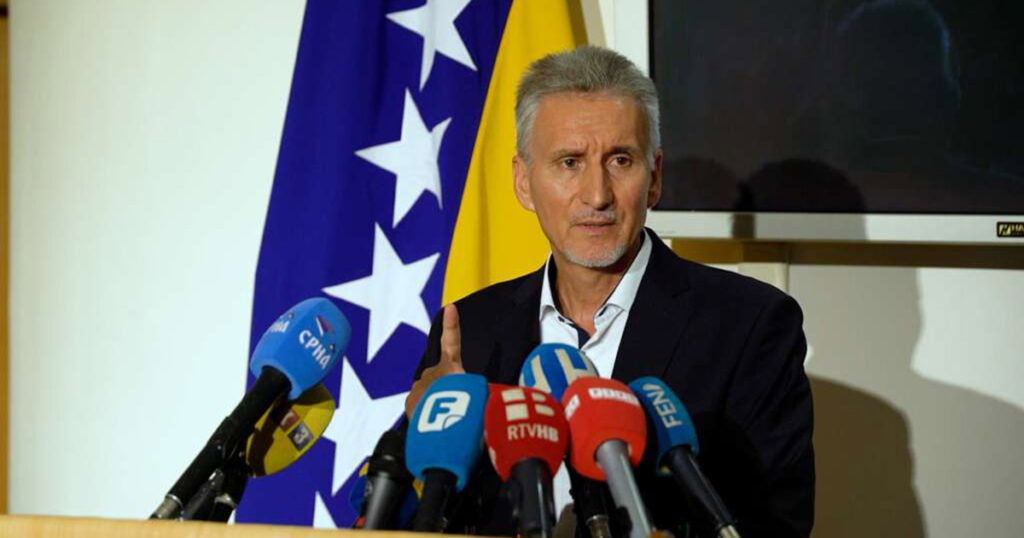 Kemal Ademović pridružio se sinu Jasminu u novoj stranci