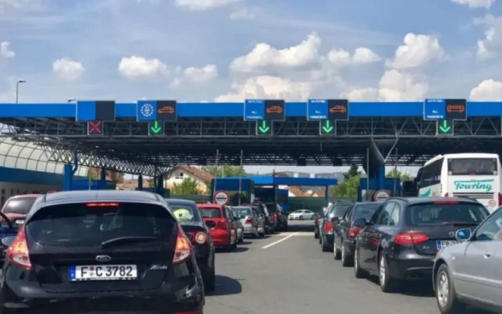 Na brojnim graničnim prijelazima pojačan promet vozila na izlazu iz BiH