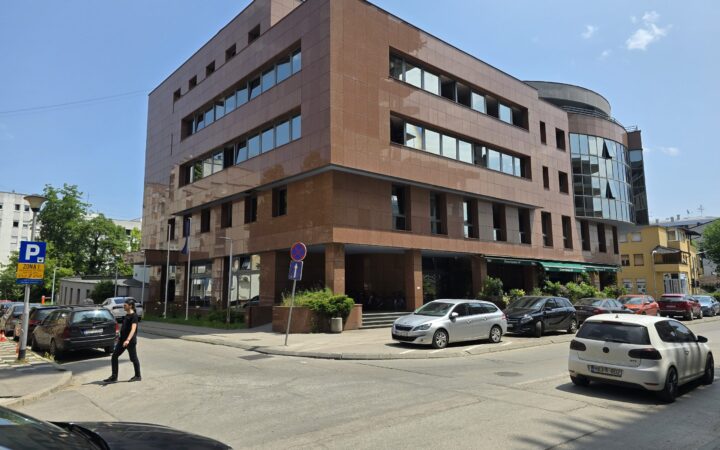 UIO BiH prodaje sedam automobila: Početna cijena od 1.200 KM